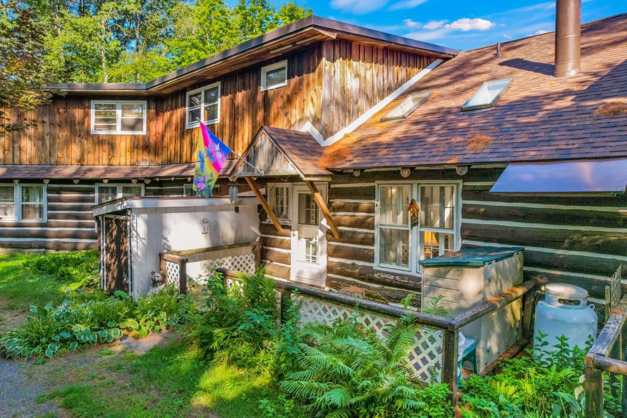 Cozy Condo By Tripp Lake Warrensburg Esterno foto